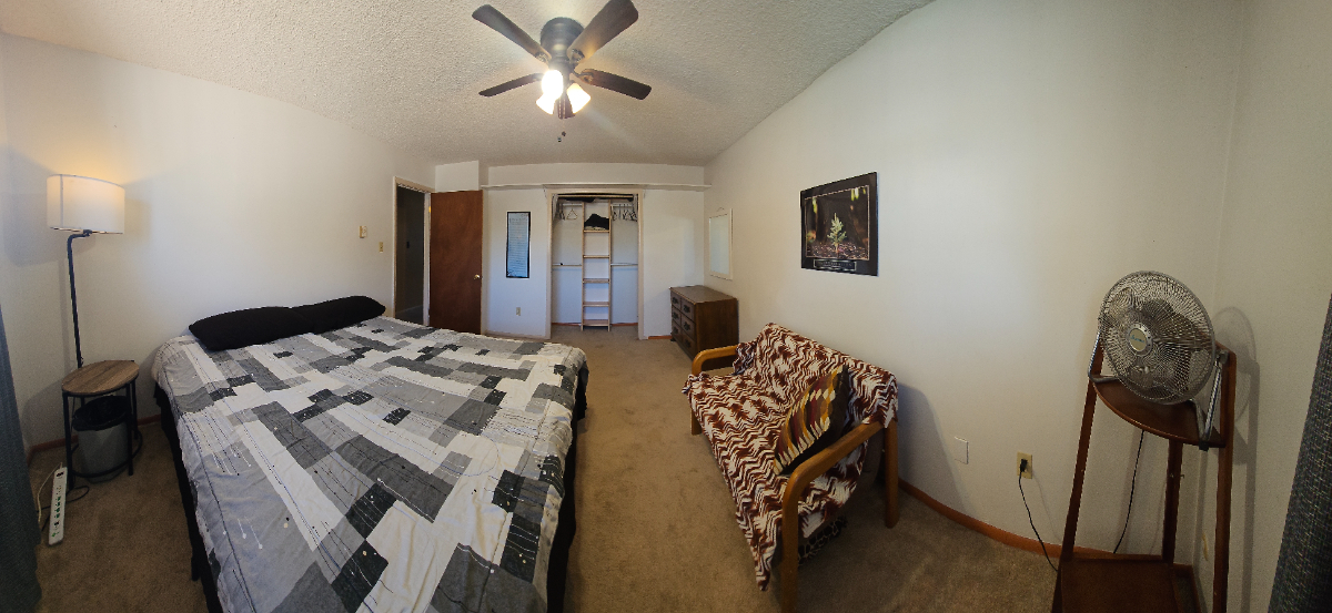 Fully furnished-centrally located-cozy  quiet - Photo 3