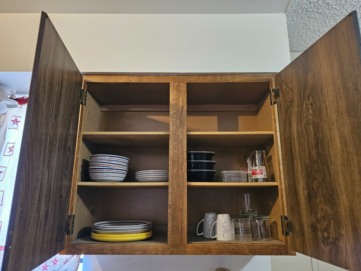 Fully furnished-centrally located-cozy  quiet - Photo 2