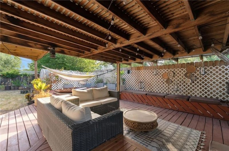 Charming 3 bd 2 bt home in central austin walking distance to several local spots and very close to - Photo 3
