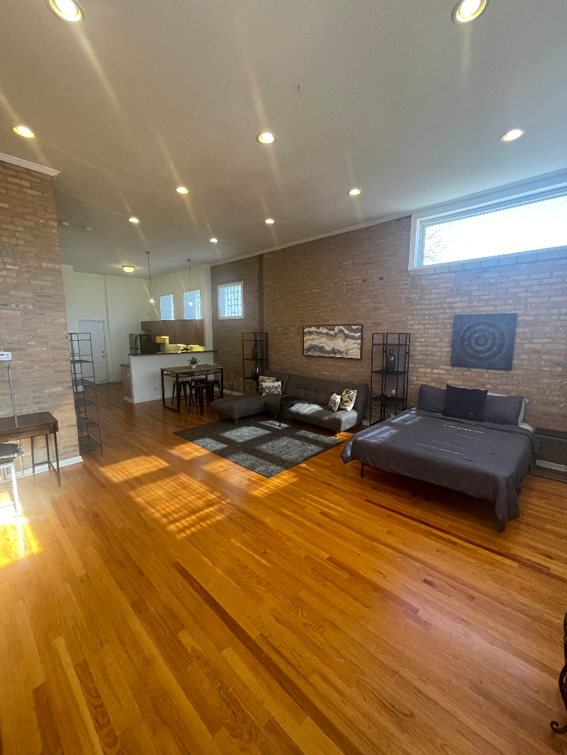 Woodlawn urban studio next to UChicago Furnished Finder