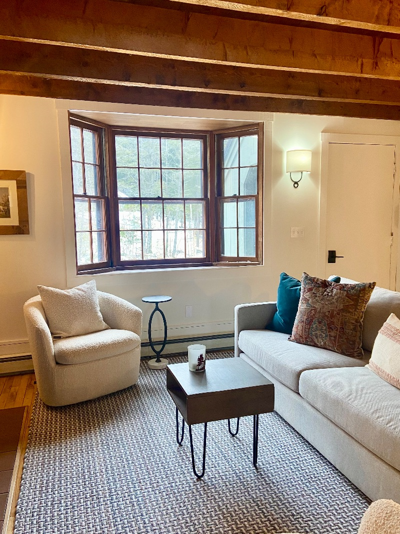 Newly Renovated Two Bedroom - Photo 1