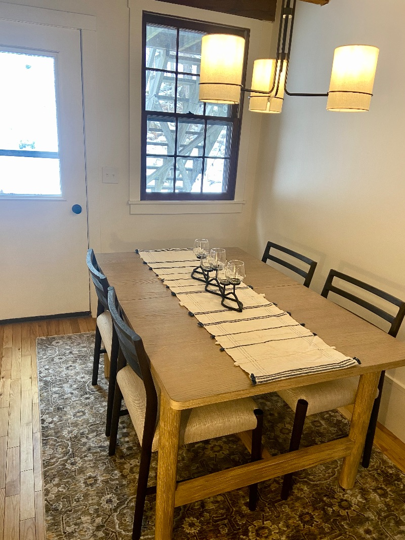 Newly Renovated Two Bedroom - Photo 8