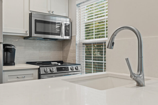 Classy 3BR/2BA with large pool in HEART of SOCO - Photo 6
