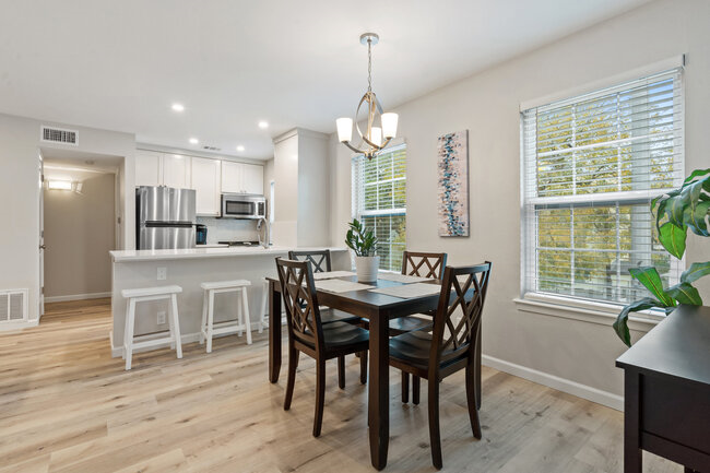Classy 3BR/2BA with large pool in HEART of SOCO - Photo 10