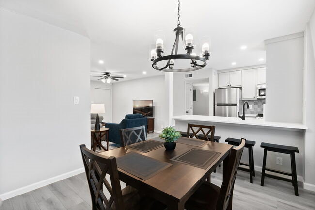 Classy 3BR/2BA with large pool in HEART of SOCO - Photo 10