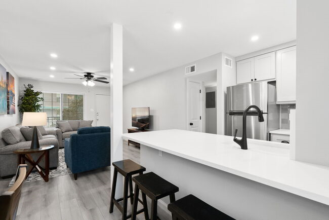 Classy 3BR/2BA with large pool in HEART of SOCO - Photo 7