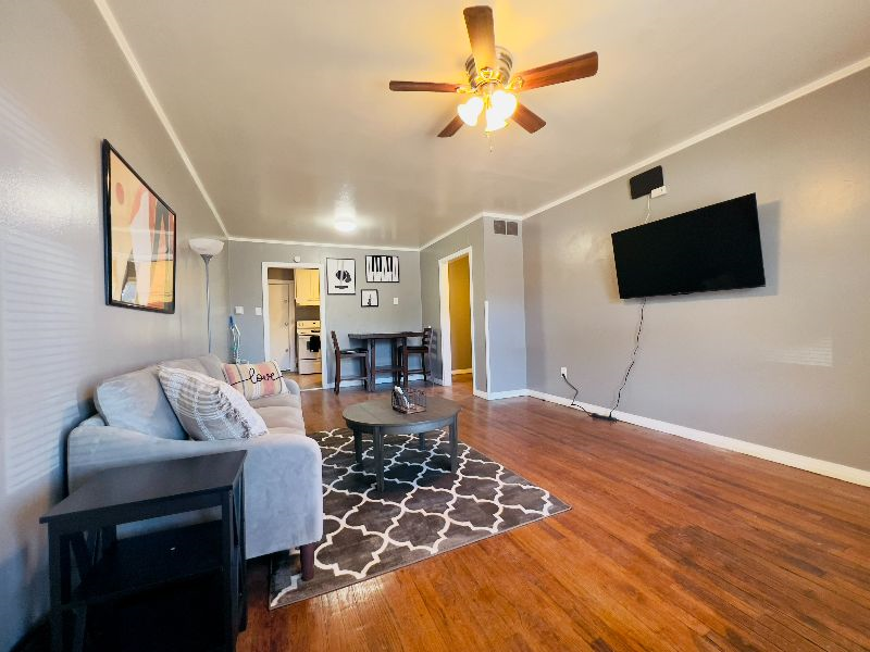 Charming 2 bed / 1 bath near Texas Tech - Photo 2