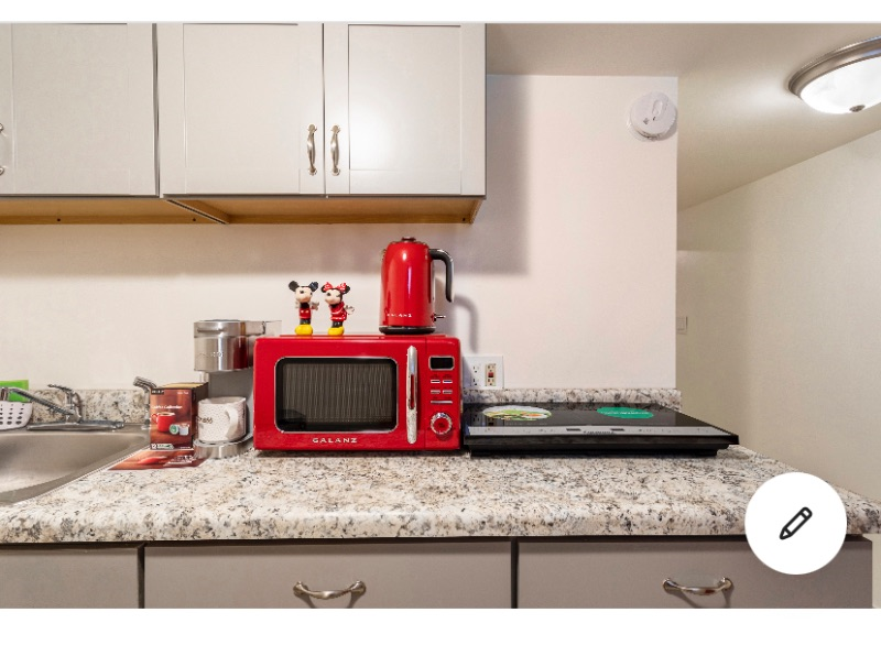Unbeatable Location: Amazing 2BR/1BA Apartment in Staten Island, NY! - Photo 8