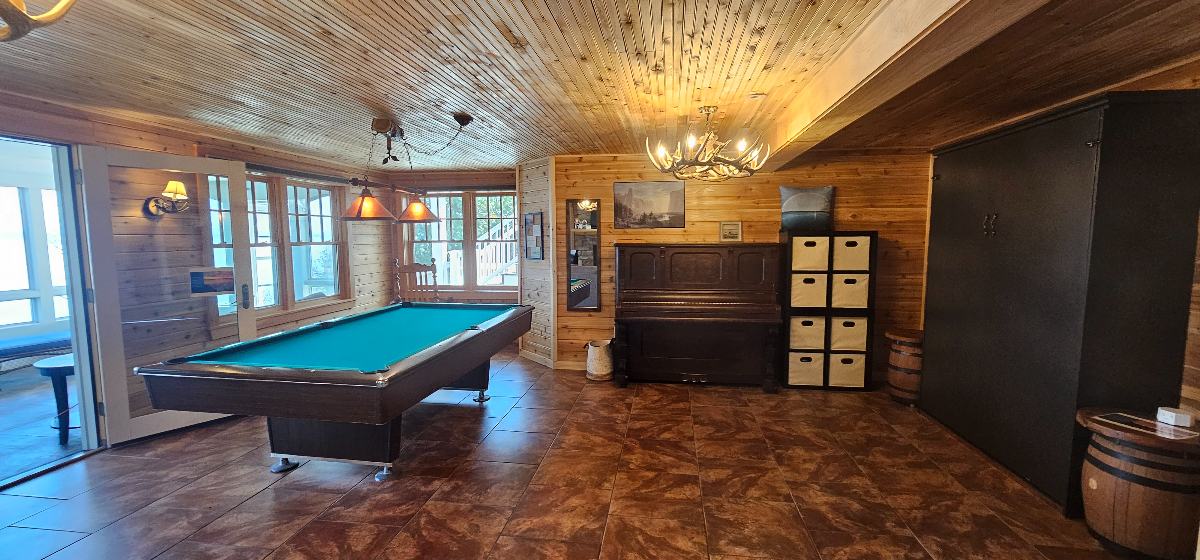 LoZa House Adirondack Screened-in Porch- Lake front property just 12 min drive from CVPH hospital. - Photo 6