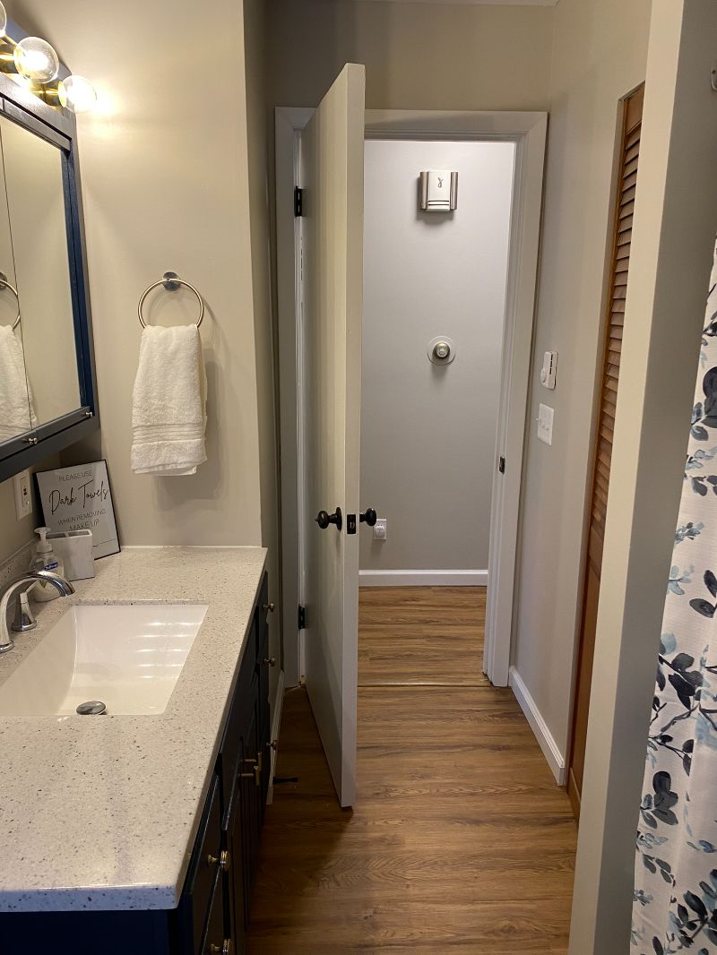 Newly Remodeled  New Furniture 3 Bedroom House - Photo 4