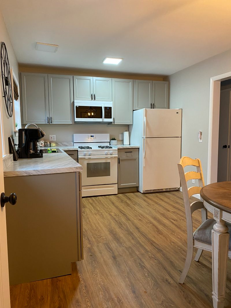 Newly Remodeled  New Furniture 3 Bedroom House - Photo 5