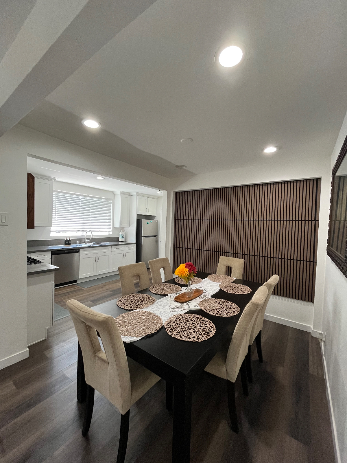 Spacious Luxury 2 Bedroom 2 Bathroom home - Photo 1
