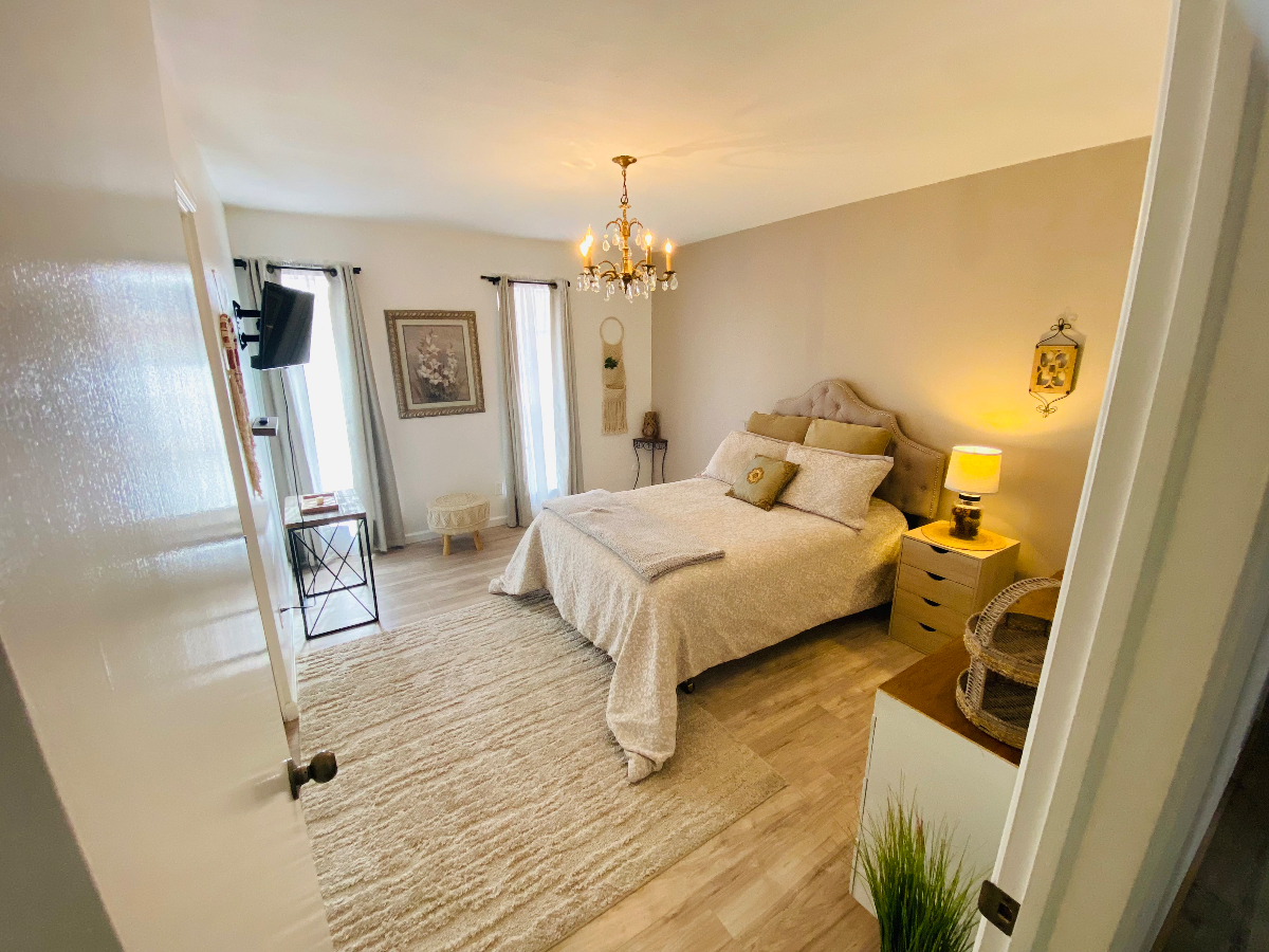 Beautiful and Bright Room