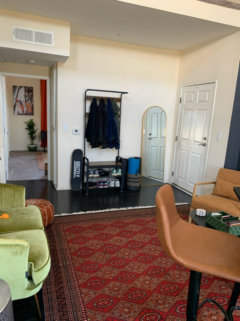 Loft Style Apartment with Private Floor - Photo 2