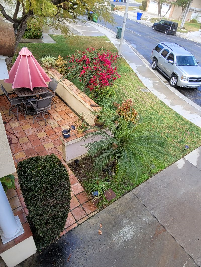 Comfortable and Centrally Located - Photo 3