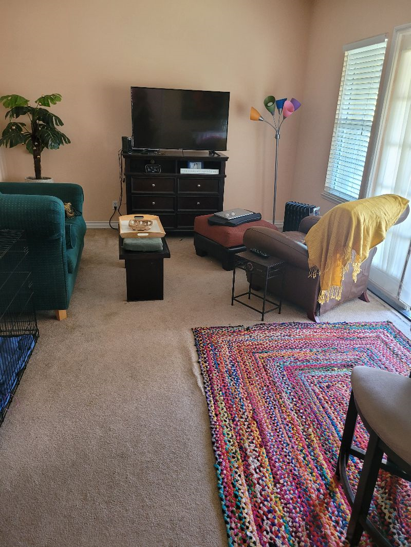 Comfortable and Centrally Located - Photo 5