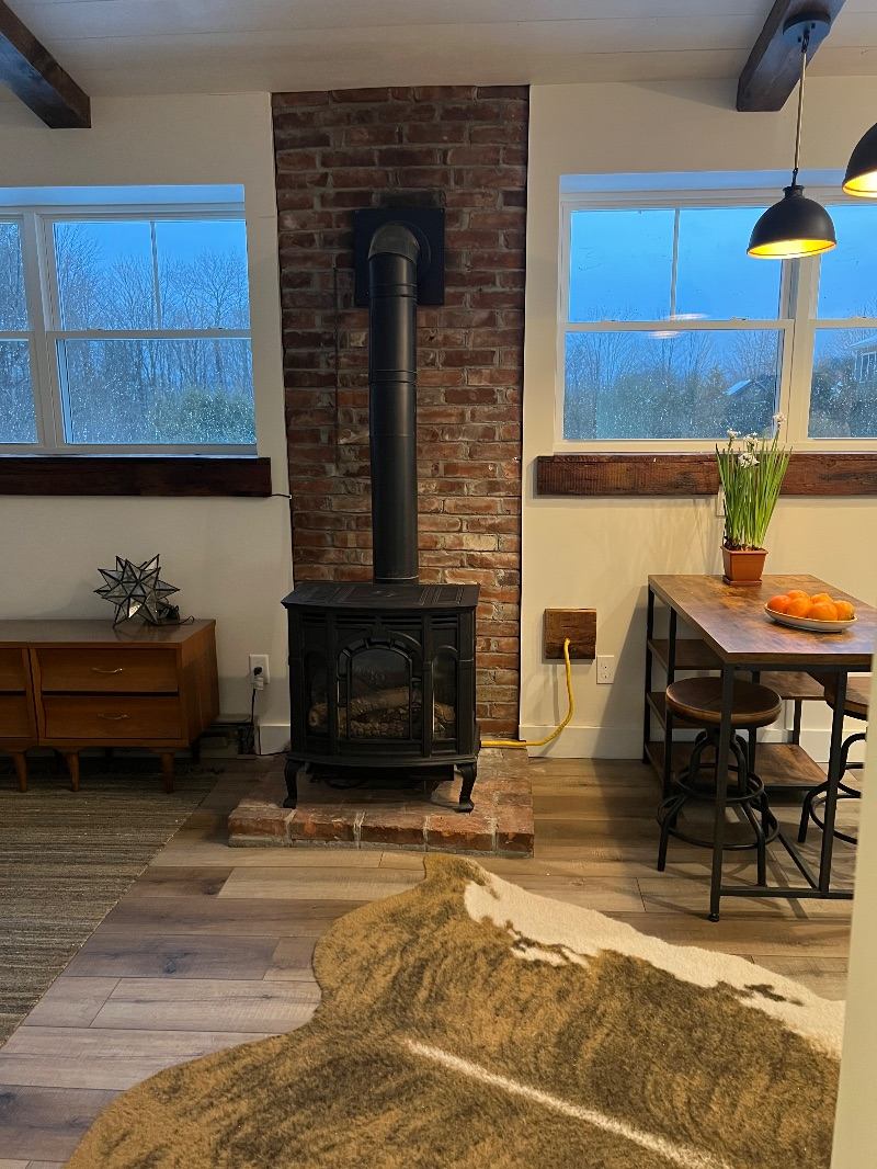 Jericho, VT Lovely, completely Renovated 1 bedroom , detached Apartment - Photo 1