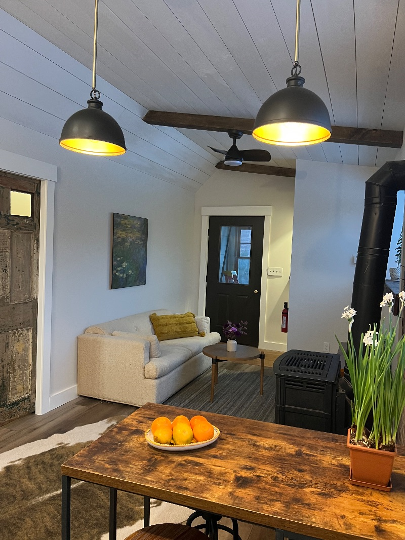 Jericho, VT Lovely, completely Renovated 1 bedroom , detached Apartment - Photo 8
