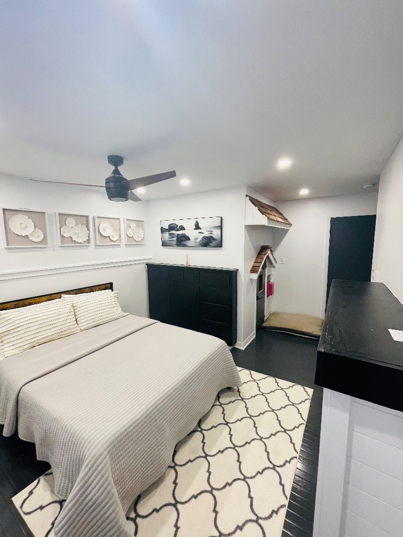 Unique two bedroom apartment centrally located in the heart of Syracuse - Photo 3