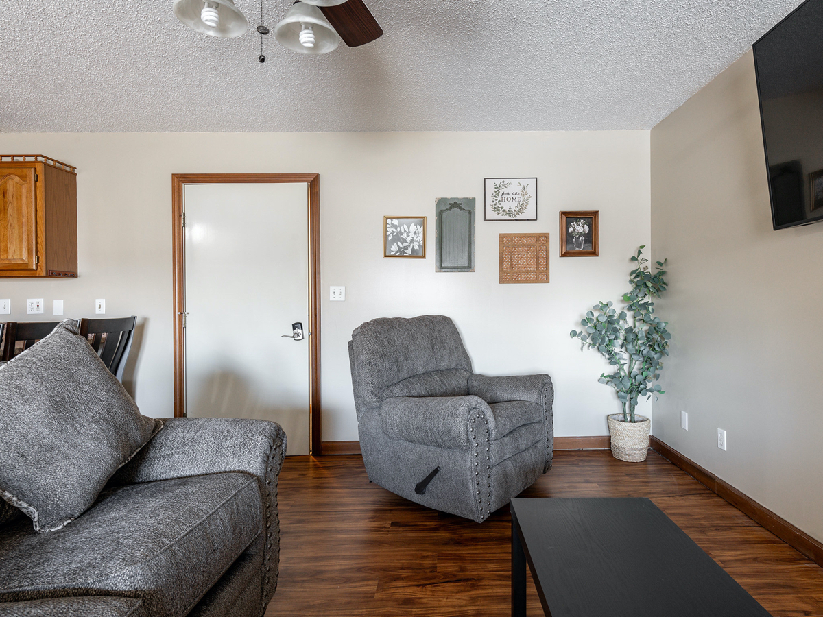 Extended Stay Three Bed Apartment Near Downtown Charleston - Photo 2