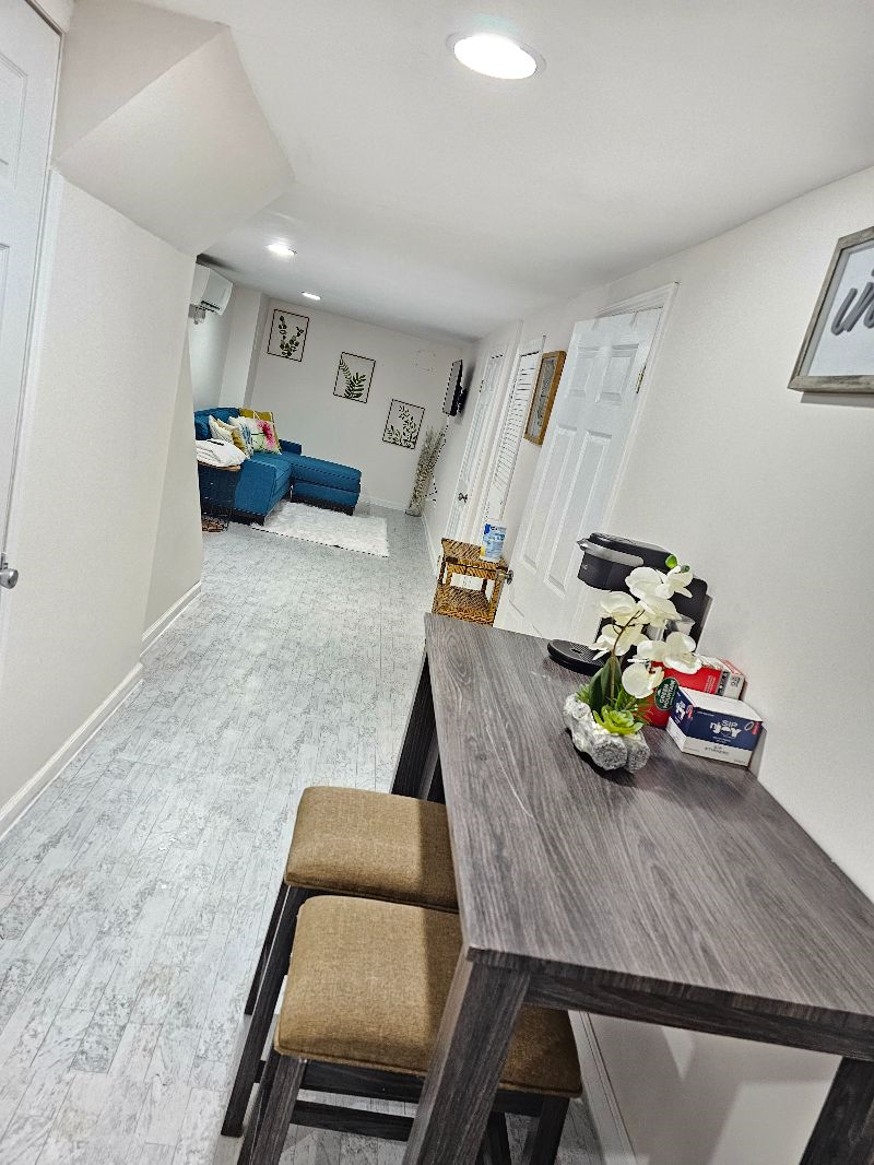 Cozy One Bedroom Basement Unit/Apartment (Fully Furnished/Utilities Included) - Photo 7