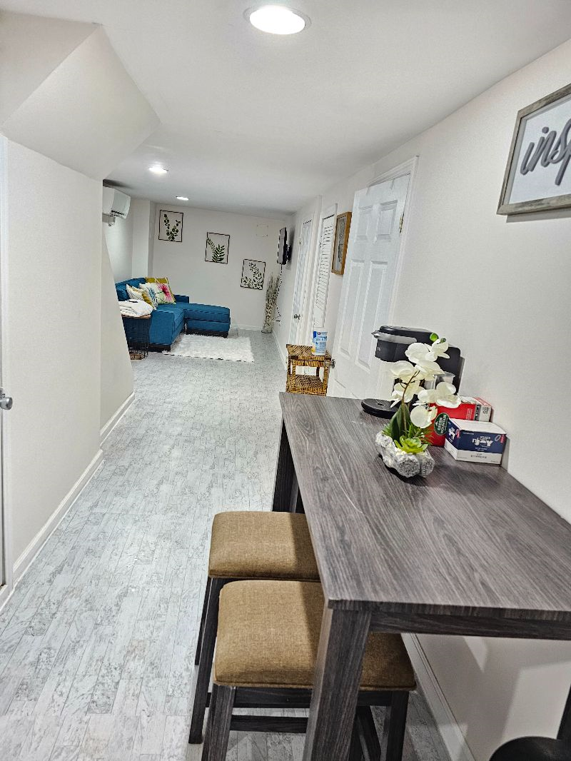 Cozy One Bedroom Basement Unit/Apartment (Fully Furnished/Utilities Included) - Photo 4