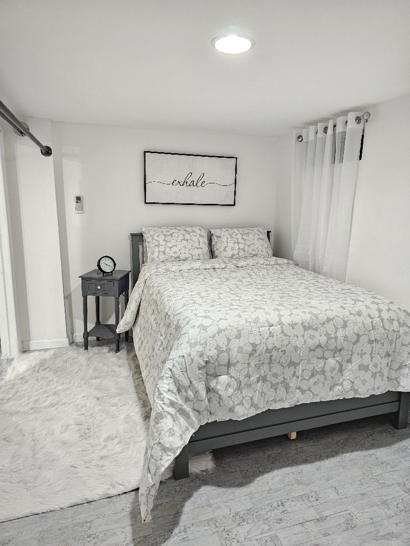 Cozy One Bedroom Basement Unit/Apartment (Fully Furnished/Utilities Included) - Photo 1