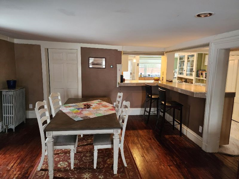 Cozy Living and King Bed, Private Spa Bath and rain forest shower in Historic Rutland Home (1787) - Photo 11