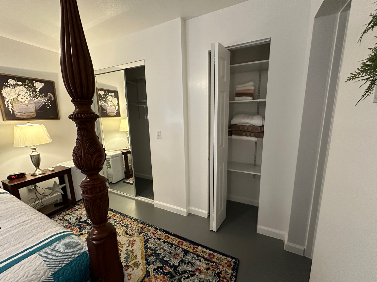 Cozy Creekside 1 Bedroom Apartment--Close to Hospitals/Southridge Shopping and Restaurants - Photo 2