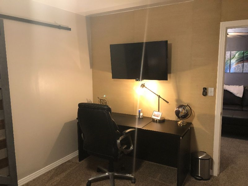 Remodeled 1 bedroom furnished unit in Duplex - Photo 2