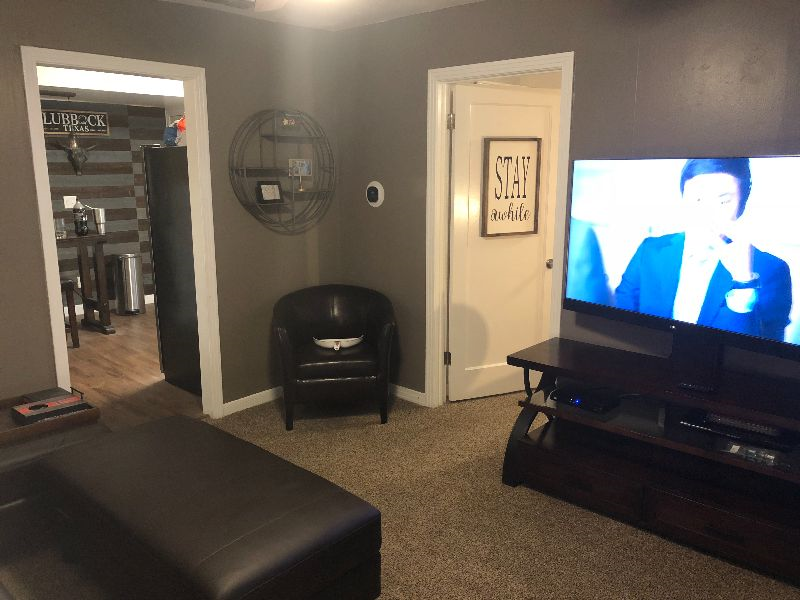 Remodeled 1 bedroom furnished unit in Duplex - Photo 9