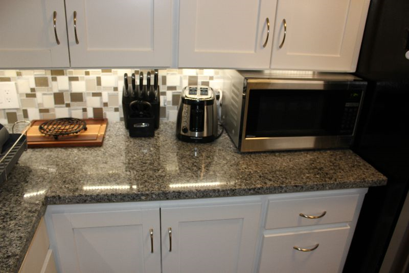 Remodeled 1 bedroom furnished unit in Duplex - Photo 11