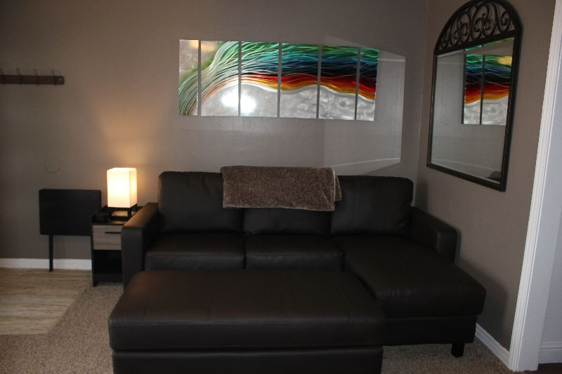 Remodeled 1 bedroom furnished unit in Duplex - Photo 8