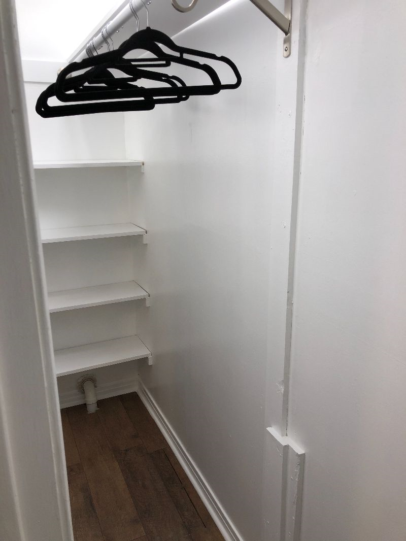 Remodeled 1 bedroom furnished unit in Duplex - Photo 6