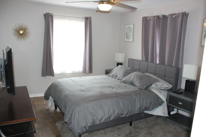 Remodeled 1 bedroom furnished unit in Duplex - Photo 7