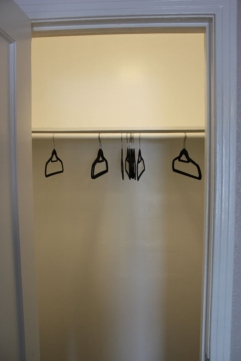 Remodeled 1 bedroom furnished unit in Duplex - Photo 9