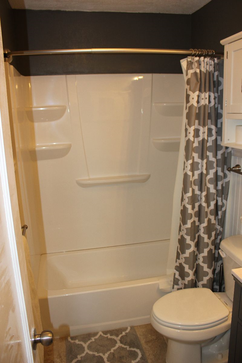 Remodeled 1 bedroom furnished unit in Duplex - Photo 12