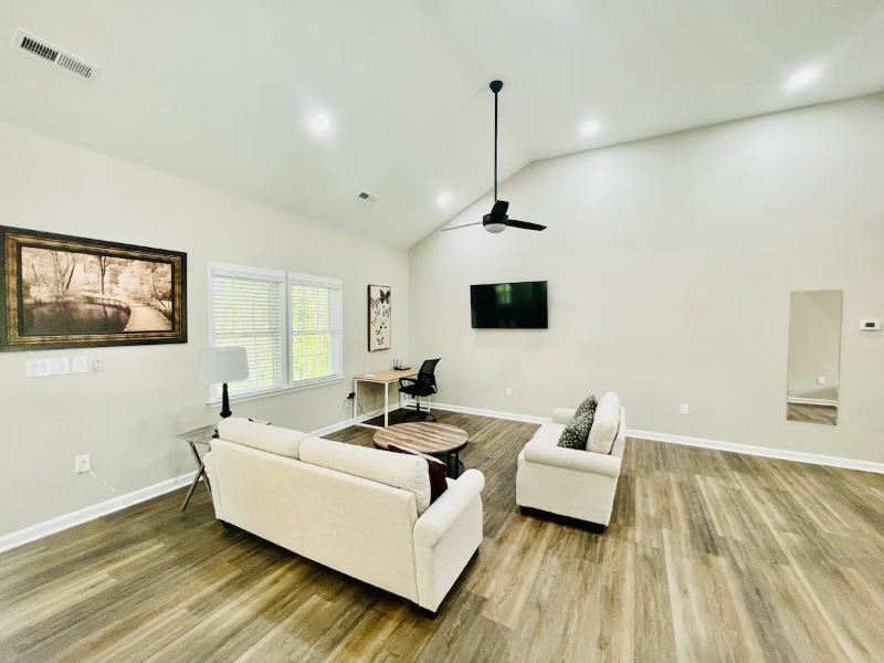 3 Bed 2 Bath Home Townhouse well located