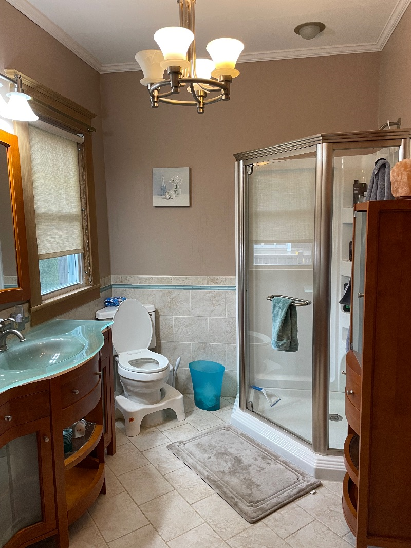 Cozy Craftman Style home close to downtown - Photo 6