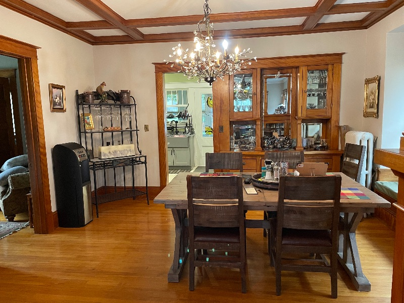 Cozy Craftman Style home close to downtown - Photo 7