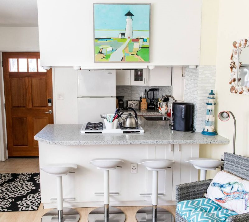 Stunning 1BR Apartment Two Blocks From The Ocean - Photo 4