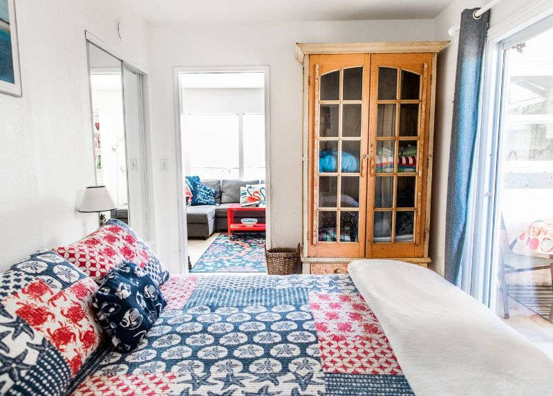 Stunning 1BR Apartment Two Blocks From The Ocean - Photo 6