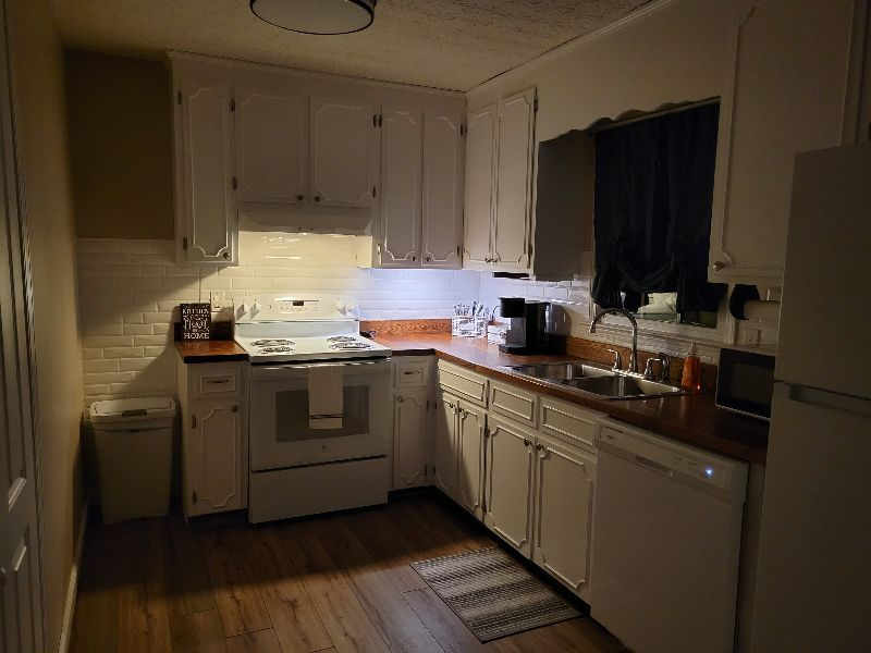 Princeton 3 BR 1.5 BA House, half mile from Hospital - Photo 9