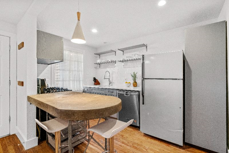 Studio Condo With Large Deck Near Downtown - Photo 11