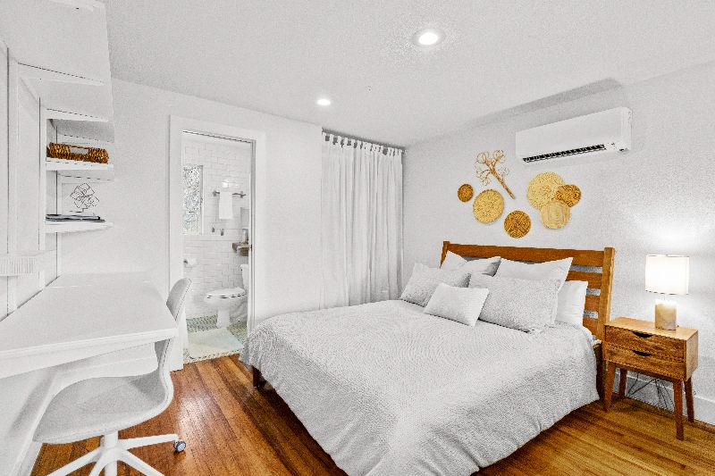Studio Condo With Large Deck Near Downtown - Photo 6