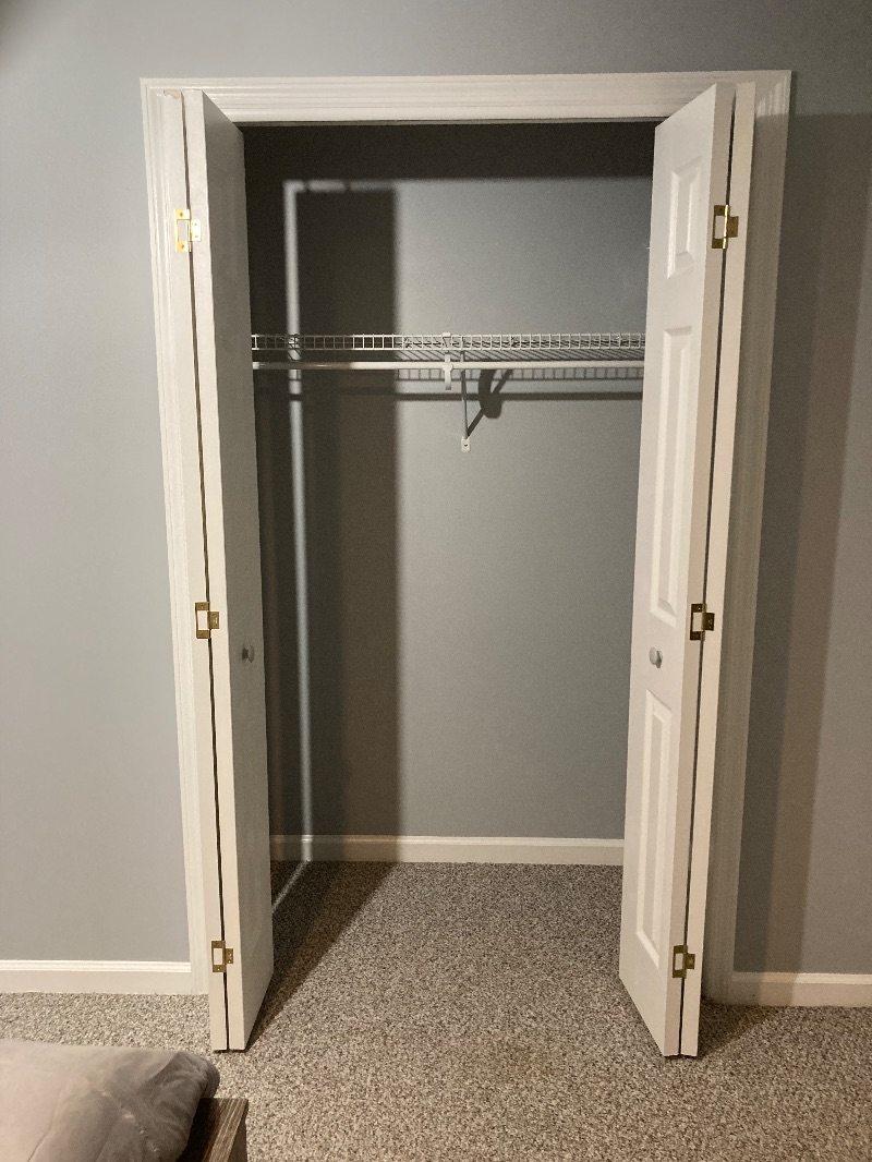 Room  for rent close to medical centers - Photo 8