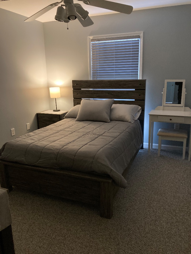Room for rent close to medical centers - Photo 2