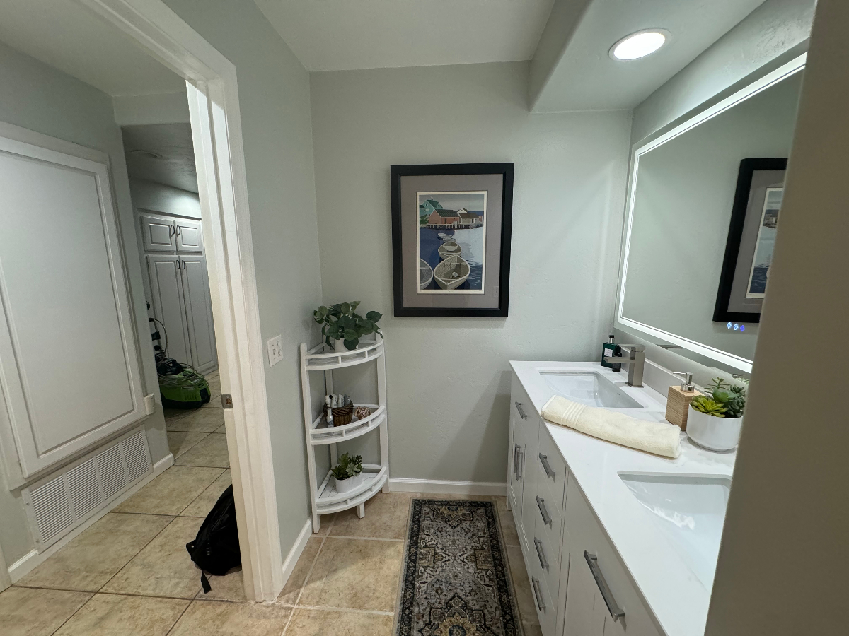 1 BR condo UTC Near La Jolla - Photo 4