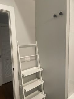 Chic Home Away from Home - Photo 9