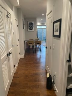 Chic Home Away from Home - Photo 3